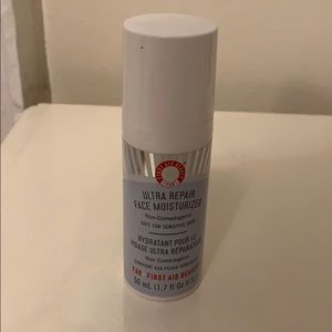 First Aid Beauty Ultra Repair Moisturizer